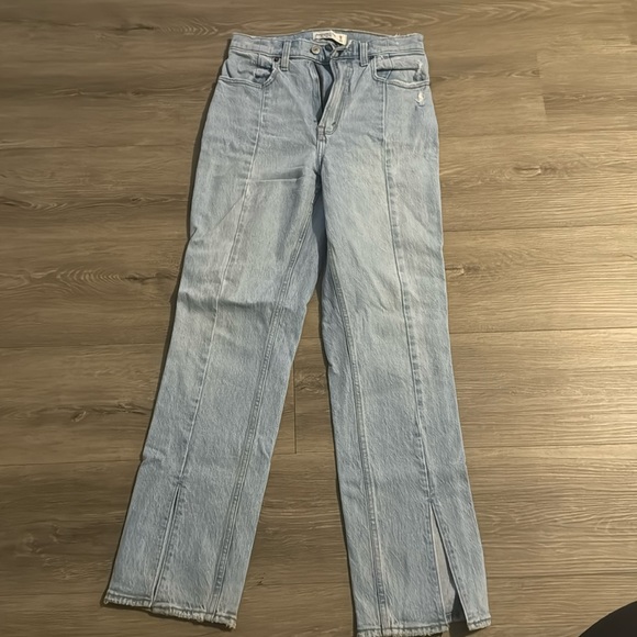 Abercrombie light wash jeans - Picture 1 of 2